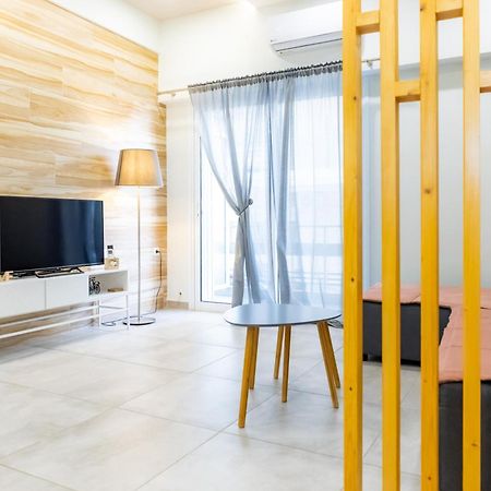 P&K Luxury Apartments 1 カラマタ エクステリア 写真